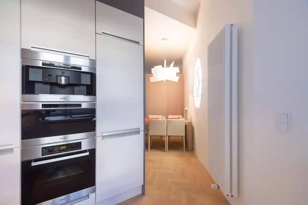 Luxury Apartment On Old Town Square Prag Exteriör bild
