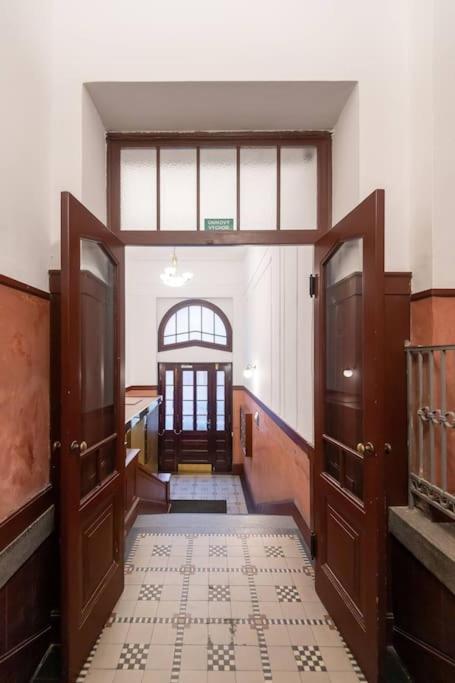Luxury Apartment On Old Town Square Prag Exteriör bild